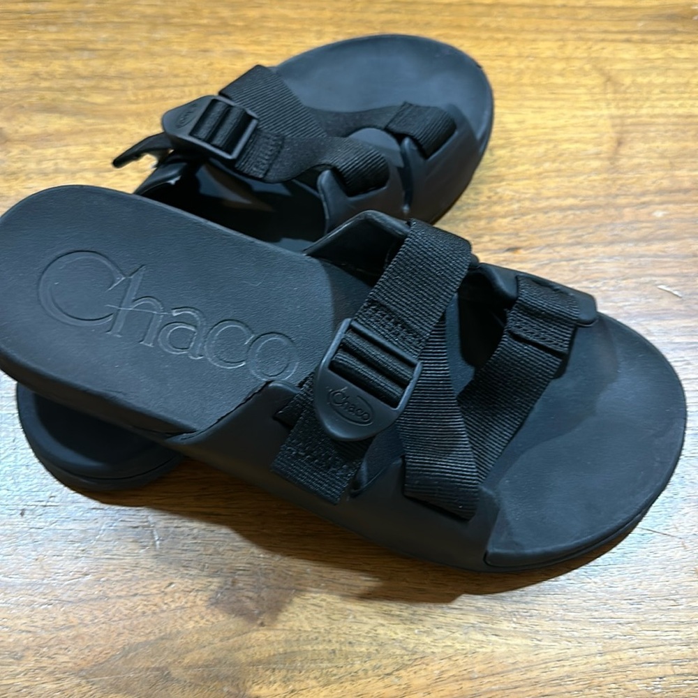 Chaco men’s chilo Black size 9 or 42